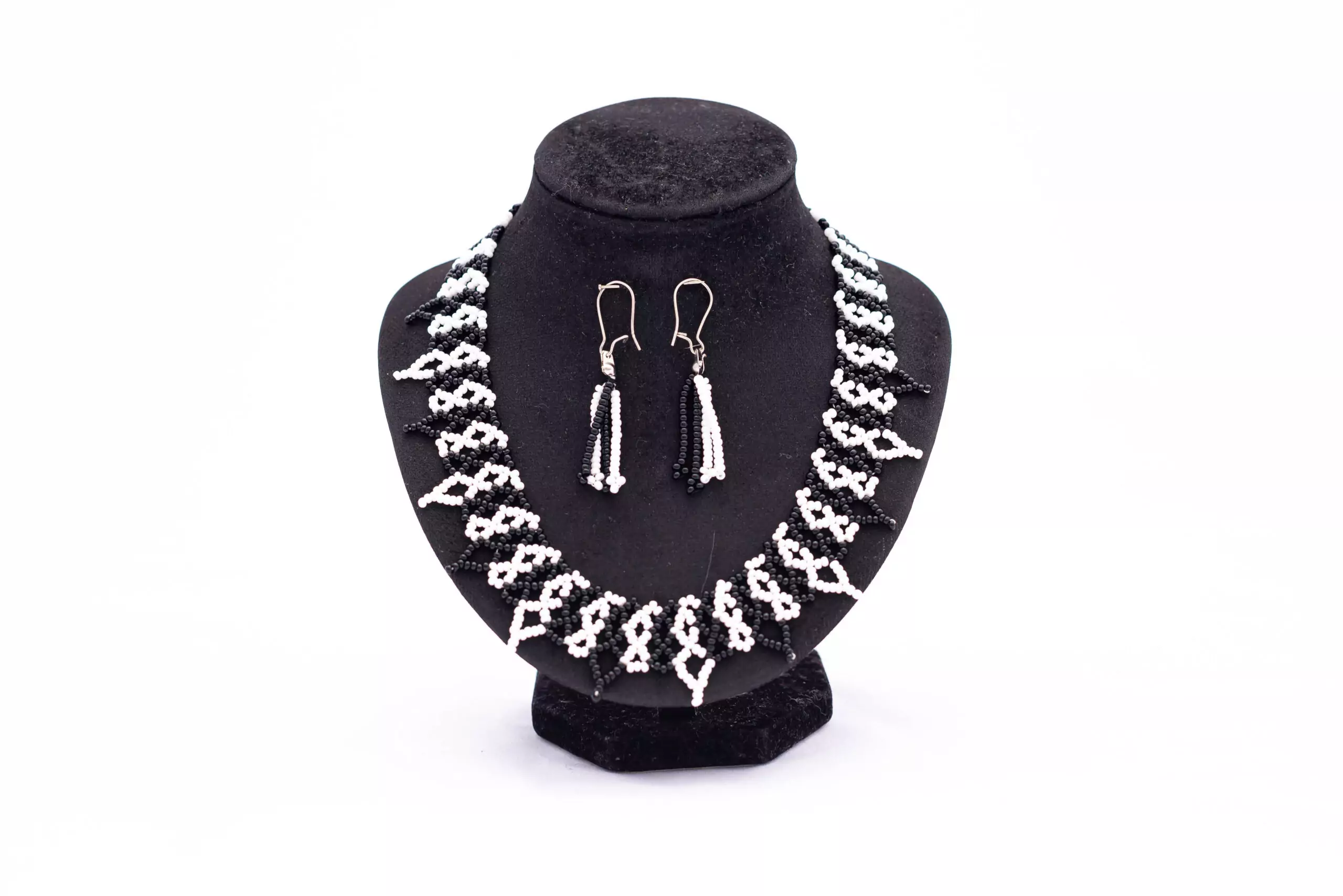 Collar y Aretes / Luna Escarlata - Imagen 3