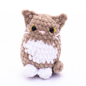 Gato Vertical: Elegancia y ternura en un amigurumi / Little Cat