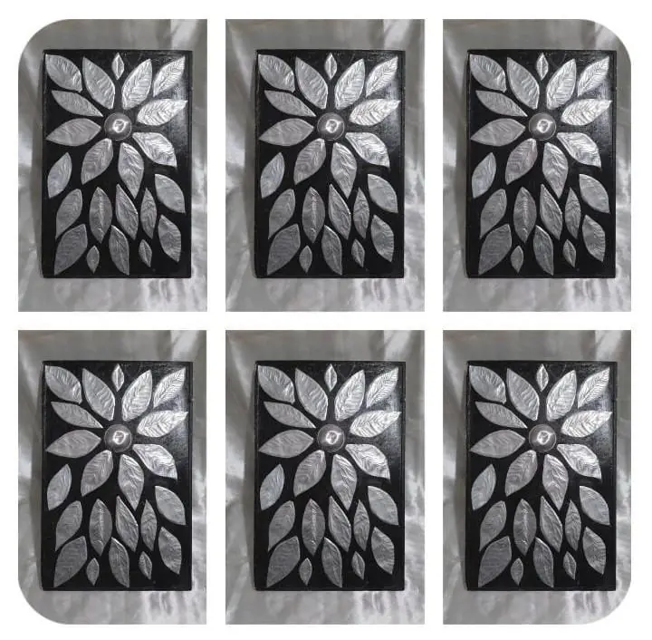 Cuadro de aluminio y marco de madera / Única