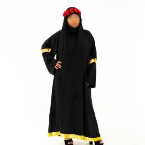 Abaya negra con filos dorados / Única