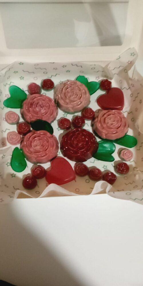 Caja de Jabones orgánicos en forma de rosas para mamá / Vaena