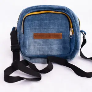 Cartera correa negra / Un mundo de manualidades